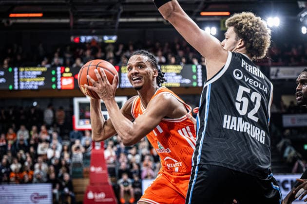 1 Basketball Bundesliga, easyCredit BBL, Season 2025 2026, Men, Main round, 9 Matchday, 07 12 2025, RASTA Vechta Veolia Hamburg Towers Alonzo Verge 11 RASTA Vechta in action Vechta RASTA Dome Lower Saxony Germany