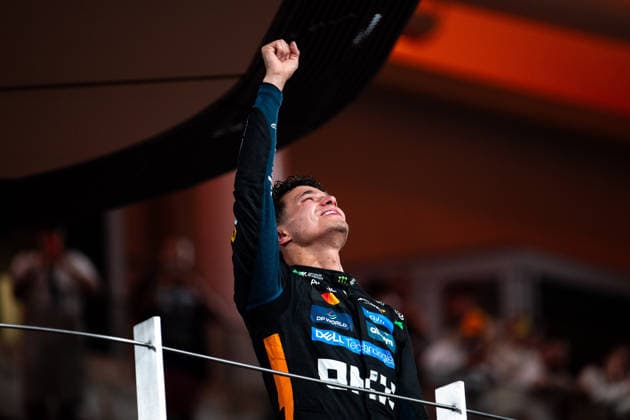 Lando Norris McLaren Formula 1 Team, Great Britain, 04 celebrates on the podium at the podium ceremony for 3rd place in the race and his first title as Driver World Champion, UAE, Formula 1 World Championship, Abu Dhabi Grand Prix, Yas Marina Circuit, Race, 07 12 2025 UAE, Formula 1 World Championship, Abu Dhabi Grand Prix, Yas Marina Circuit, Race, 07 12 2025 Yas Marina Island Copyright: xEibner-Pressefoto Memmlerx EP_MMR