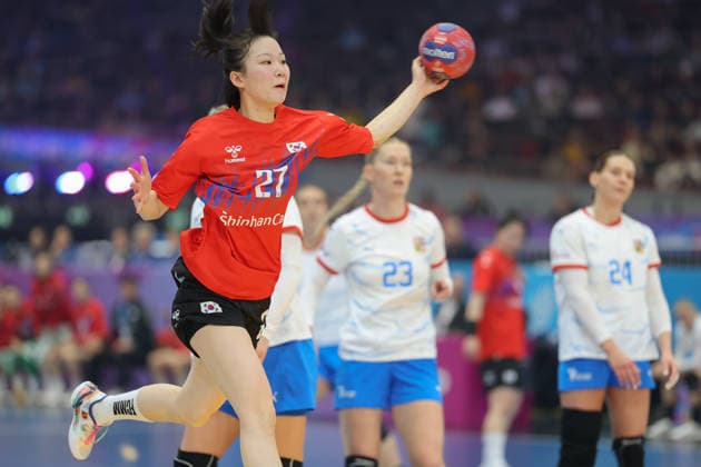 South Korea Czech Republic, IHF Womens Handball World Championship Ji yeon Jeon South Korea, 27 3 main round match of the Womens Handball World Championship between South Korea and Czech Republic on December 7, 2025 at the Westfalenhalle in Dortmund , Dortmund Nordrhein Westfalen Germany Westfalenhalle