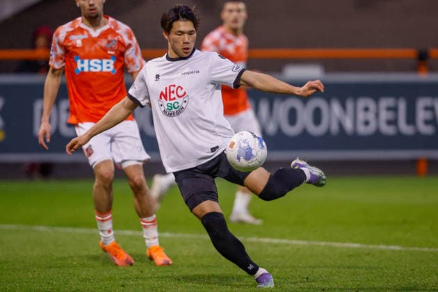 2025-12-07 FC Volendam v NEC - Eredivisie VOLENDAM, NETHERLANDS - DECEMBER 7: Kento Shiogai of NEC shoots the ball during a Eredivisie at Kras Stadion on December 7, 2025 in Volendam, Netherlands. Volendam Kras Stadion Netherlands Content not available for redistribution in The Netherlands directly or indirectly through any third parties. Copyright: xBroerxvanxdenxBoomx