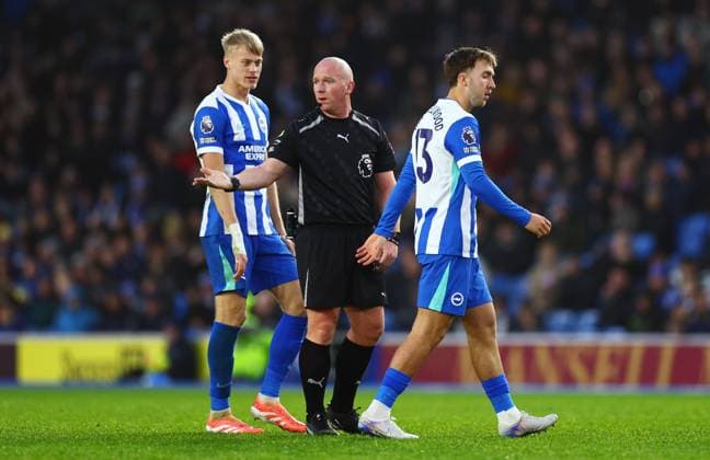 Referee Simon Hooper. Brighton and Hove Albion v West Ham United, Premier League, Football, American Express Community Stadium, Brighton, UK - 07 Dec 2025Brighton American Express Community Stadi United Kingdom EDITORIAL USE ONLY No use with unauthorised audio, video, data, fixture lists, club league logos or live services. Online in-match use limited to 120 images, no video emulation. No use in betting, games or single club league player publications. Copyright: xJamesxMarsh Shutterstockx 16009415af