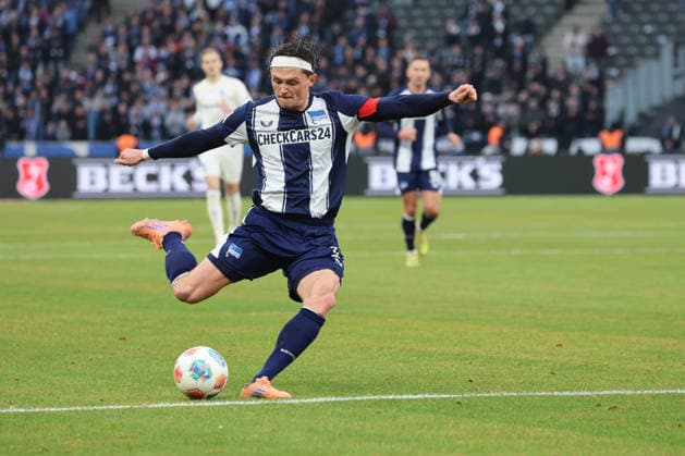 2 Soccer Bundesliga, Hertha BSC 1 FC Magdeburg cropped image, single image Fabian Reese Hertha BSC 11 , during the match in the 2 Soccer Bundesliga, Hertha BSC 1 FC Magdeburg in Berlin, Olympiastadion, on 07 12 2025 DFB regulations prohibit any use of photographs as image sequences and or quasi video Copyright: xBEAUTIFULxSPORTS Frankex