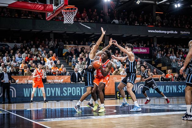 1 Basketball Bundesliga, easyCredit BBL, Season 2025 2026, Men, Main round, 9 Matchday, 07 12 2025, RASTA Vechta Veolia Hamburg Towers Malcolm Dandridge 23 RASTA Vechta in action Vechta RASTA Dome Lower Saxony Germany