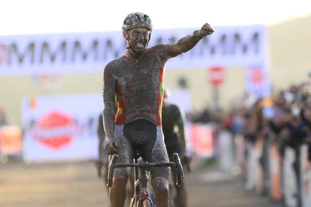 Belgian Michael Vanthourenhout celebrates as he crosses the finish line to win the men s elite race of the Cyclocross World Cup, in Terralba, Sardinia, Italy, Sunday 07 December 2025, stage 3 (out of 12) in the World Cup of the 2026-2027 season. DAVIDxPINTENS  x147198538x