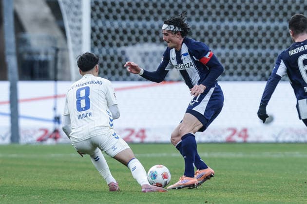 Sport, Football, 2 Bundesliga Season 2025 2026 15 Matchday Hertha BSC Berlin 1 FC Magdeburg 07 12 2025, Olympiastadion Berlin Laurin Ulrich 1 FC Magdeburg, 8 Fabian Reese Hertha BSC Berlin, 11 Berlin Olympiastadion Berlin Berlin Germany