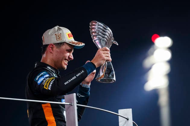 F1 - ABU DHABI GRAND PRIX 2025 NORRIS Lando (gbr), McLaren F1 Team MCL39, portrait celebrating his 1st F1 World Title on the podium during the 2025 Formula 1 Abu Dhabi Grand Prix, 24th round of the 2025 FIA Formula One World Championship, WM, Weltmeisterschaft from December 05 to 07, 2025 on the Yas Marina Circuit, in Abu Dhabi, United Arab Emirates - Abu DhabiUnited Arab Emirates  Copyright: xFLORENTxGOODENx