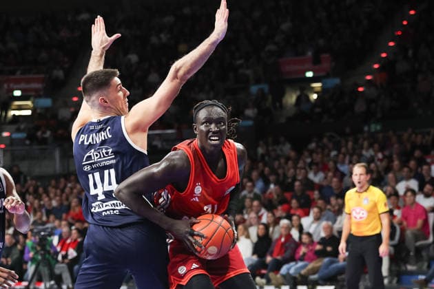 Wenyen Gabriel FC Bayern Basketball, 32 with Jure Planinic SYNTAINICS MBC, 44 , GER, FC Bayern Basketball vs SYNTAINICS MBC, Basketball, easycredit Basketball Bundesliga, 9 Matchday, Season 2025 2026, 07 12 2025, GER, FC Bayern Basketball vs SYNTAINICS MBC, Basketball, easycredit Basketball Bundesliga, 9 Matchday, Season 2025 2026, 07 12 2025 Munich Copyright: xEibner-Pressefoto JennixMaulx EP_JML