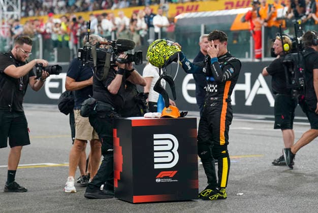 FORMULA ONE ABU DHABI GRAND PRIX 2025 Lando Norris 4 (GBR), McLaren MCL39 wins the World Drivers Championship . Race Day at the Formula One Etihad Airways Abu Dhabi Grand Prix 2025 at the Yas Marina Circuit, Yas Island, United Arab Emirates on 7 December 2025 Credit: Eleanor Hoad Every Second Media Editorial use only. All images are copyright Every Second Media Limited. No images may be reproduced without prior permission. Copyright: xIMAGO EveryxSecondxMediax ESM-1696-0058 EleanorxHoadx xEveryxSecondxMediax