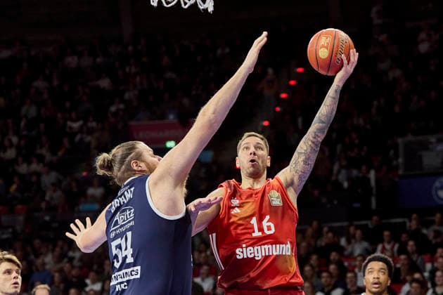 German Basketball Bundesliga BBL , FC Bayern Munich Basketball vs SYNTAINICS MBC, Munich FC Bayern Basketball, SYNTAINICS MBC, 2025 12 07 in Munich BMW Park Munich JOVIC Stefan FC Bayern Basketball PG Nr16 FCBB16 , BRYANT John SYNTAINICS MBC Center Nr 54 MBC54 sportworld Munich BMW Park Munich Bayern Germany