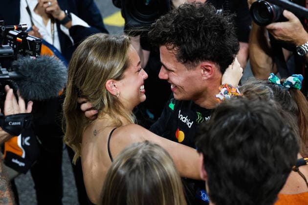F1 Abu Dhabi Grand Prix 2025 F1 World Drivers Champion and Third placed Lando Norris of McLaren celebrates with his girlfriend Margarida Corceiro after during Formula 1 Abu Dhabi Grand Prix at Yas Marina Circuit on December 7th, 2025 in Abu Dhabi, United Arab Emirates. Abu Dhabi United Arab Emirates  Copyright: xBeataxZawrzelx originalFilename:zawrzel-f1abudha251207_npjuT.jpg