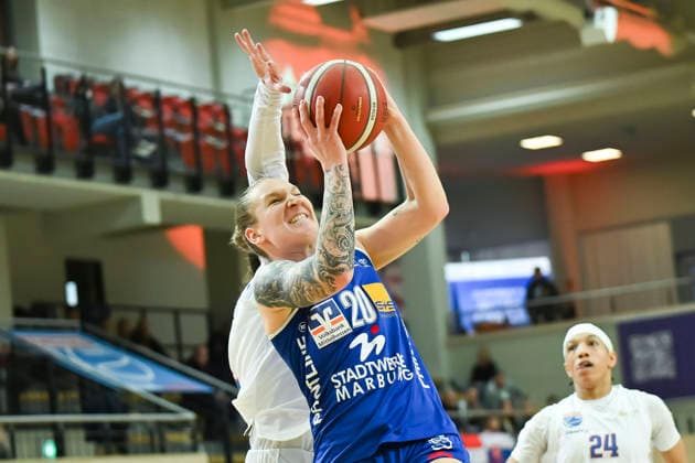 Lea Debeljak Marburg, 20 , Katelyn Shumate Lions, 14 , Syntainics MBC vs BC Pharmaserv Marburg, Basketball, Women, Bundesliga, Season 2025 26, 10 Matchday, 07 12 2025 Halle SWH Arena Sachsen Anhalt Germany