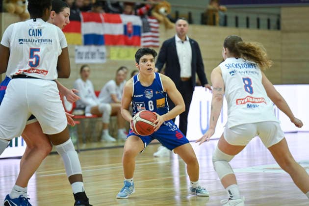 Ana Raimundo Marburg, 6 , Anna Suckstoff Lions, 8 , Syntainics MBC vs BC Pharmaserv Marburg, Basketball, Women, Bundesliga, Season 2025 26, 10 Matchday, 07 12 2025 Halle SWH Arena Sachsen Anhalt Germany
