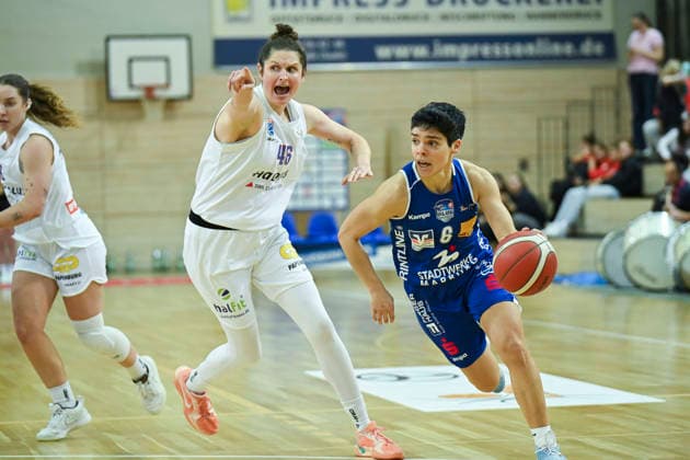 Romy Bär Lions, 46 , Ana Raimundo Marburg, 6 , Syntainics MBC vs BC Pharmaserv Marburg, Basketball, Women, Bundesliga, Season 2025 26, 10 Matchday, 07 12 2025 Halle SWH Arena Sachsen Anhalt Germany