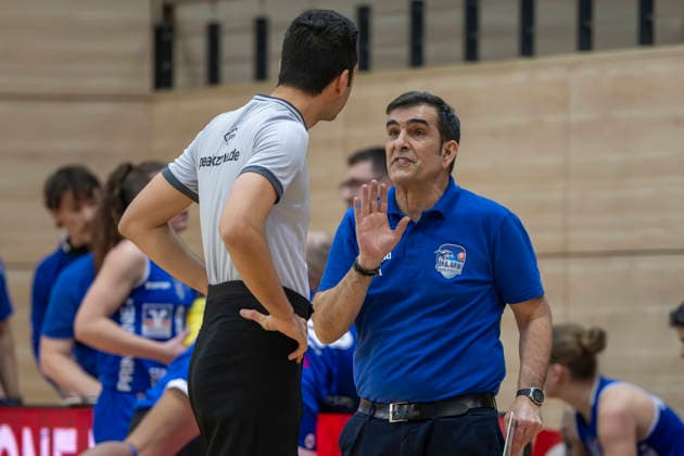 Toyota DBBL 2025 2026 Syntainics MBC vs BC Marburg Halle Saale, Germany 07 December 2025 In the picture re coach Jose Araujo Marburg Halle Saale swh Arena Sachsen Anhalt Germany