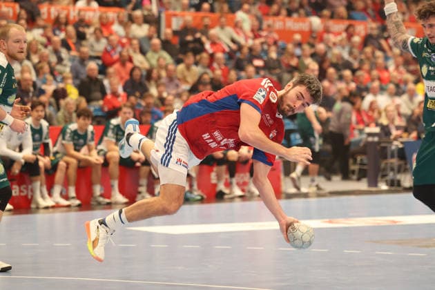 Handball Daikin Handball Bundesliga 2025 2026 Handball Sport Verein Hamburg vs ThSV Eisenach Jacob Arenth Lassen Hamburg ,successful goal throw, Sporthalle Hamburg Hamburg