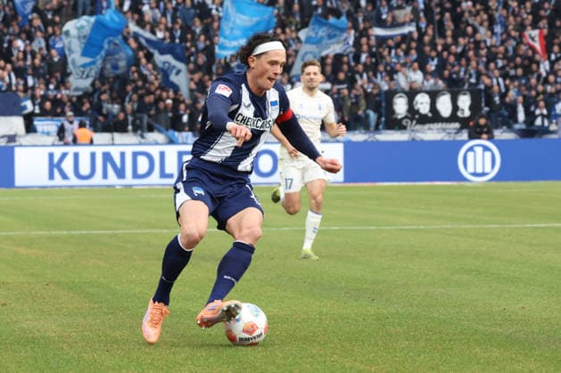 DEU, DFL, 2 FBL, Hertha BSC vs 1 FC Magdeburg, 07 12 2025, Berliner Olympiastadion, Berlin, DEU, DFL, 2 FBL, Hertha BSC vs 1 FC Magdeburg, im Bild Fabian Reese Hertha BSC Berlin 11 DFL regulations prohibit any use of Photographs as image sequences and or quasi video nordphotoxGmbHx xEngler nph00076