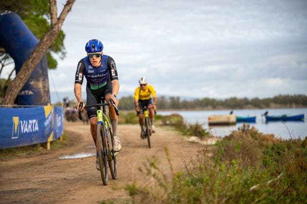 Dutch Pim Ronhaar pictured in action during the men s elite race of the Cyclocross World Cup, in Terralba, Sardinia, Italy, Sunday 07 December 2025, stage 3 (out of 12) in the World Cup of the 2026-2027 season. DAVIDxPINTENS  x147208601x