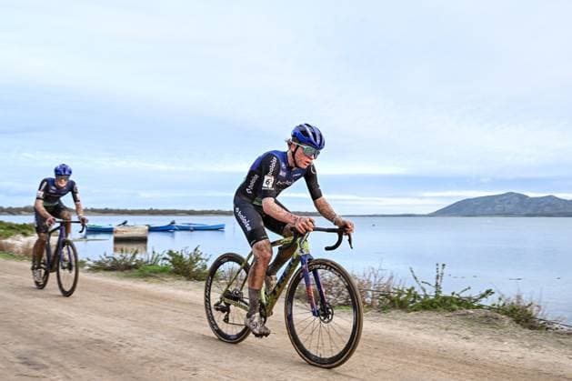 Dutch David Haverdings and Belgian Mats Vanden Eynde pictured in action during the men s elite race of the Cyclocross World Cup, in Terralba, Sardinia, Italy, Sunday 07 December 2025, stage 3 (out of 12) in the World Cup of the 2026-2027 season. DAVIDxPINTENS  x147208628x