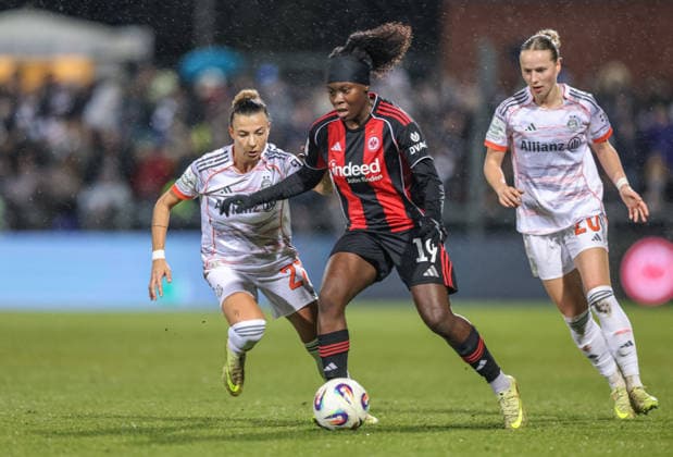 GER, Frankfurt, Eintracht Frankfurt vs FC Bayern Munich, Google Pixel Bundesliga, Football, DFB, Season 2025 2026, Stadion am Brentanobad, 12 Matchday in picture v l Arianna Caruso Bayern Munich 27 , Nicole Anyomi Eintracht Frankfurt 19 DFB DFL REGULATIONS PROHIBIT ANY USE OF PHOTOGRAPHS AS IMAGE SEQUENCES AND OR QUASI VIDEO, 07 12 2026 Copyright: HMBxMedia HendrikxHamelau
