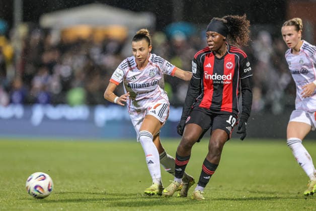 GER, Frankfurt, Eintracht Frankfurt vs FC Bayern Munich, Google Pixel Bundesliga, Football, DFB, Season 2025 2026, Stadion am Brentanobad, 12 Matchday in picture v l Arianna Caruso Bayern Munich 27 , Nicole Anyomi Eintracht Frankfurt 19 DFB DFL REGULATIONS PROHIBIT ANY USE OF PHOTOGRAPHS AS IMAGE SEQUENCES AND OR QUASI VIDEO, 07 12 2026 Copyright: HMBxMedia HendrikxHamelau