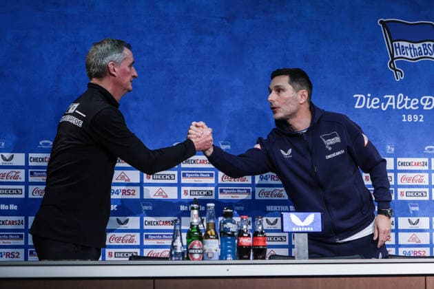Sport, Football, 2 Bundesliga Season 2025 2026 15 Matchday Hertha BSC Berlin 1 FC Magdeburg 07 12 2025, Olympiastadion Berlin Petrik Sander Coach, 1 FC Magdeburg Stefan Leitl Coach Hertha BSC Berlin Berlin Olympiastadion Berlin Berlin Germany