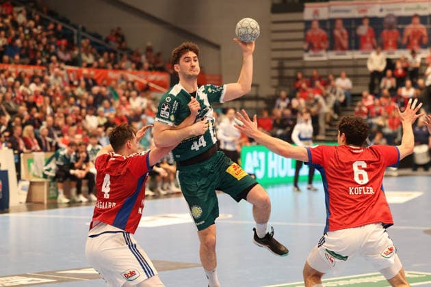Handball Daikin Handball Bundesliga 2025 2026 Handball Sport Verein Hamburg vs ThSV Eisenach Andreas Magaard Hamburg ,Stephan Seitz Eisenach ,Elias Kofler Hamburg , Sporthalle Hamburg Hamburg