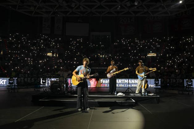 Zartmann German singer and band at Music meets Basketball in BMW Park after the game, GER, FC Bayern Basketball vs SYNTAINICS MBC, Basketball, easycredit Basketball Bundesliga, Matchday 9, Season 2025 2026, 07 12 2025, GER, FC Bayern Basketball vs SYNTAINICS MBC, Basketball, easycredit Basketball Bundesliga, Matchday 9, Season 2025 2026, 07 12 2025 Munich Copyright: xEibner-Pressefoto JennixMaulx EP_JML