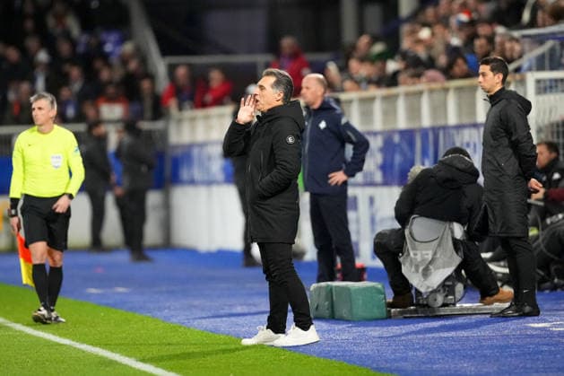 AJ Auxerre v FC Metz - Ligue 1 McDonald s 2025 2026 Christophe PELISSIER (Entraineur Auxerre AJA) during the Ligue 1 McDonald s match between Auxerre and Metz at Stade Abbe Deschamps on December 7, 2025 in Auxerre, France. Auxerre France  Copyright: xFEPx 776348221