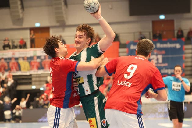 Handball Daikin Handball Bundesliga 2025 2026 Handball Sport Verein Hamburg vs ThSV Eisenach Elias Kofler Hamburg ,Stephan Seitz Eisenach ,Jacob Arenth Lassen Hamburg , Sporthalle Hamburg Hamburg