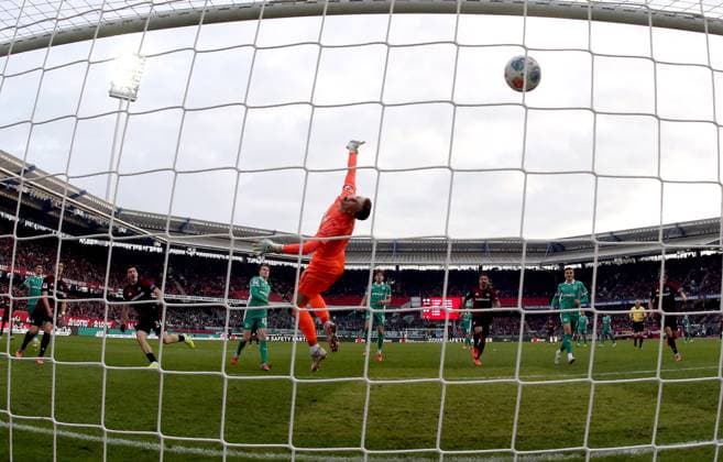 07 12 2025 Soccer Season 2025 2026 2 Soccer Bundesliga 15 Matchday 1 FC Nürnberg FCN Club SpVgg Greuther Fürth Kleeblatt Derby Frankenderby Sportfoto Zink DaMa xdaxmax DFL regulations prohibit any use of photographs as image sequences and or quasi video only for editorial use Tor Treffer Goal shot for 1 0 Goal scorer Luka Lochoshvili 24, 1 FC Nürnberg FCN vs Timo Schlieck 21, SpVgg Greuther Fürth
