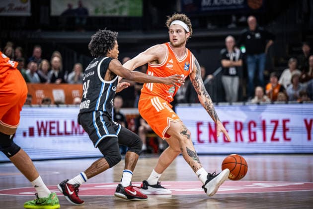 1 Basketball Bundesliga, easyCredit BBL, Season 2025 2026, Men, Main round, 9 Matchday, 07 12 2025, RASTA Vechta Veolia Hamburg Towers Booker Coplin 30 RASTA Vechta in action Vechta RASTA Dome Lower Saxony Germany