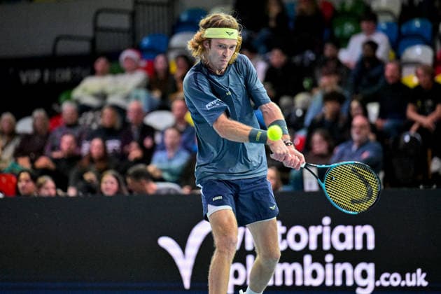 RUBLO Andrey Rublev (seeded 4) takes on THE ICE MAN Casper Ruud (seeded 2) in semi final 2 during the UTS London Grand Final 2025 at the Copper Box Arena, London, United Kingdom on 7 December 2025. Copyright: xPhilxHutchinsonx 44340102