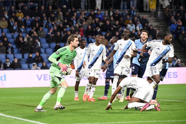 Le Havre Athletic Club v Paris FC - Ligue 1 McDonald s 2025 2026 35 Kevin TRAPP (pfc) during the Ligue 1 McDonald s match between Le Havre and Paris FC at Stade Oceane on December 7, 2025 in Le Havre, France. Le Havre France  Copyright: xFEPx 776348220