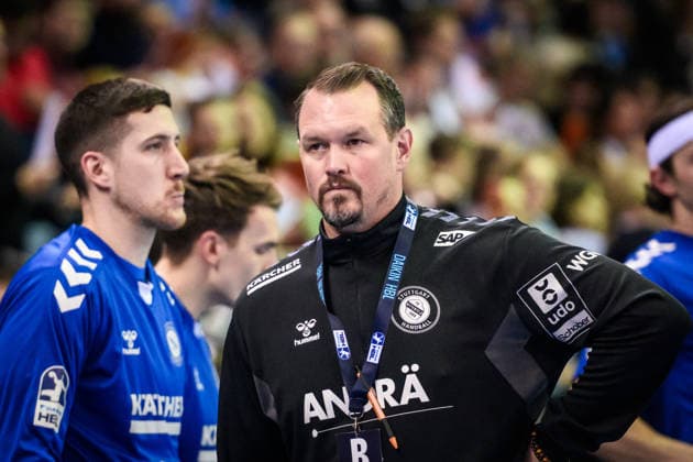 Misha Kaufmann TVB Stuttgart, Coach concentrated view GER, TVB Stuttgart SC DHfK Leipzig, DAIKIN HBL, Handball, Bundesliga, 15 Matchday, Season 2025 2026, 07 12 2025 GER, TVB Stuttgart SC DHfK Leipzig, DAIKIN HBL, Handball, Bundesliga, 15 Matchday, Season 2025 2026, 07 12 2025 Stuttgart Copyright: xSandyxDinkelackerx EP_SDR