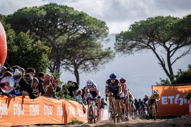 Dutch Lucinda Brand pictured in action during the women s elite race of the Cyclocross World Cup, in Terralba, Sardinia, Italy, Sunday 07 December 2025, stage 3 (out of 12) in the World Cup of the 2026-2027 season. DAVIDxPINTENS  x147212931x