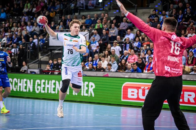 Tom Koschek SC DHfK Leipzig, 76 vs Miljan Vujovic TVB Stuttgart, 16 GER, TVB Stuttgart SC DHfK Leipzig, DAIKIN HBL, Handball, Bundesliga, Matchday 15, Season 2025 2026, 07 12 2025 GER, TVB Stuttgart SC DHfK Leipzig, DAIKIN HBL, Handball, Bundesliga, Matchday 15, Season 2025 2026, 07 12 2025 Stuttgart Copyright: xSandyxDinkelackerx EP_SDR