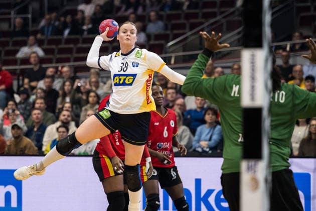 251207 Elin Hansson of Sweden during the 2025 IHF Women™s World Championship handball match between Angola and Sweden on December 7, 2025 in Dortmund Photo Emma Wallskog BILDBYRAN COP 320 EW0607 handball handball handball handball handball bbeng vm handball vm handbolls vm ihf handball world championship world handball championship 2025 world championship 2025 angola sverige sweden dam bbeng bbauto sverige sweden  Copyright: EMMAxWALLSKOG BB251207EW006