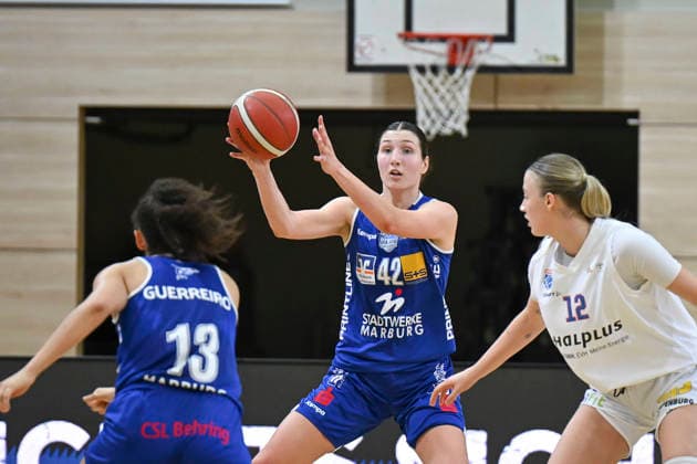 Sara Guerreiro Marburg, 13 , Mia Heide Marburg, 42 , Anna Alborova Lions, 12 , Syntainics MBC vs BC Pharmaserv Marburg, Basketball, Women, Bundesliga, Season 2025 26, 10 Matchday, 07 12 2025 Halle SWH Arena Sachsen Anhalt Germany
