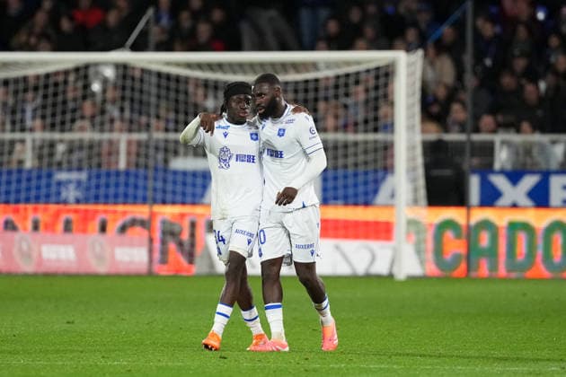 AJ Auxerre v FC Metz - Ligue 1 McDonald s 2025 2026 34 Rudy Nzingoula MATONDO (aja) - 10 Lassine SINAYOKO (aja) during the Ligue 1 McDonald s match between Auxerre and Metz at Stade Abbe Deschamps on December 7, 2025 in Auxerre, France. Auxerre France  Copyright: xFEPx 776348221