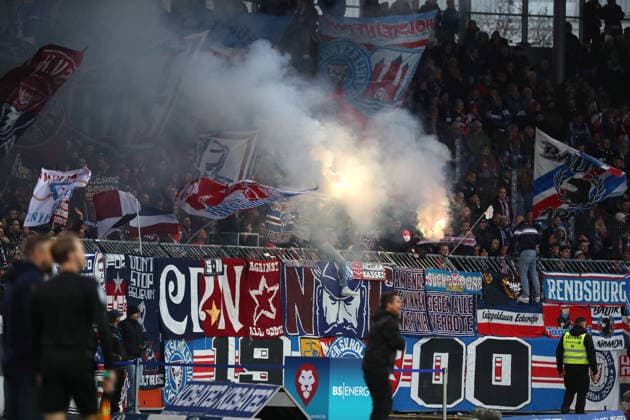 Braunschweig vs Kiel, 2 BL Braunschweig, 07 12 2025, FUßBALL Eintracht Braunschweig vs Holstein Kiel, 2 BL, Season 2025 26 Holstein Kile Fanblock Braunschweig