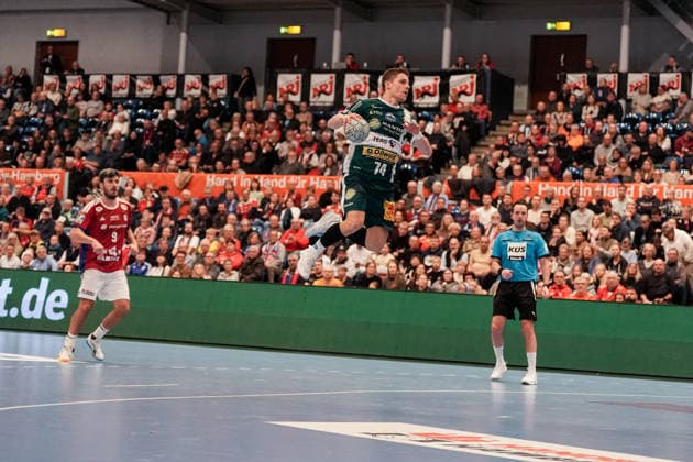 Germany Handball Bundesliga, DAIKIN HBL 2025 26, 15 Matchday Handball Sport Verein Hamburg vs ThSV Eisenach Sporthalle Hamburg Hamburg Vincent Büchner ThSV Eisenach, 74 , Jacob Lassen HSV Hamburg, 9 Copyright: xStefanxTrochax