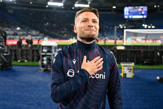 Foto IPP Cavaliere Emiliano. Roma 07 12 2025. Calcio Campionato Serie A 2025-2026. Lazio - Bologna. Nella foto: Ciro Immobile emozionato va sotto la curva Nord a salutare i tifosi della Lazio. Italy Photo Press - World Copyright italy ITALY  Copyright: xR4924_italyphotopressx