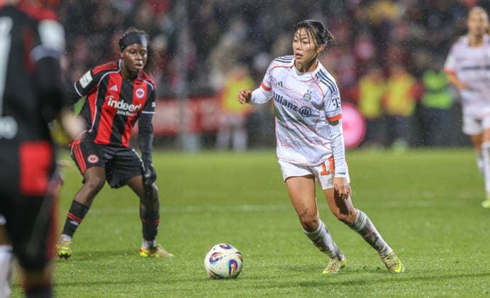 GER, Frankfurt, Eintracht Frankfurt vs FC Bayern Munich, Google Pixel Bundesliga, Football, DFB, Season 2025 2026, Stadion am Brentanobad, 12 Matchday in picture Nicole Anyomi Eintracht Frankfurt 19 , Momoko Tanikawa Bayern Munich 18 DFB DFL REGULATIONS PROHIBIT ANY USE OF PHOTOGRAPHS AS IMAGE SEQUENCES AND OR QUASI VIDEO, 07 12 2026 Copyright: HMBxMedia HendrikxHamelau