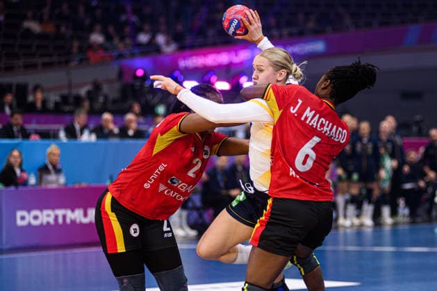 DORTMUND, GERMANY - 7 DECEMBER, 2025: Lindkvist Emma, Machado Juliana Jose, Nenganga Vilma Pegado - Women s Handball World Championship, WM, Weltmeisterschaft 2025 Angola vs Sweden at Westfallenhalle.  Copyright: xVitaliixKliuievx