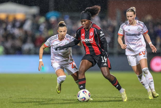 GER, Frankfurt, Eintracht Frankfurt vs FC Bayern Munich, Google Pixel Bundesliga, Football, DFB, Season 2025 2026, Stadion am Brentanobad, 12 Matchday in picture v l Arianna Caruso Bayern Munich 27 , Nicole Anyomi Eintracht Frankfurt 19 DFB DFL REGULATIONS PROHIBIT ANY USE OF PHOTOGRAPHS AS IMAGE SEQUENCES AND OR QUASI VIDEO, 07 12 2026 Copyright: HMBxMedia HendrikxHamelau
