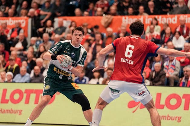 Germany Handball Bundesliga, DAIKIN HBL 2025 26, 15 Matchday Handball Sport Verein Hamburg vs ThSV Eisenach Sporthalle Hamburg Hamburg Elias Kofler HSV Hamburg, 6 , Oskar Joelsson ThSV Eisenach, 3 Copyright: xStefanxTrochax
