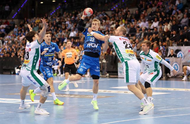 BAU 07 12 2025 Stuttgart Handball TVB Stuttgart vs SC DHfK Leipzig, front from l Matej Klima Leipzig , Torben Matzken TVB , Moritz Preuss Leipzig