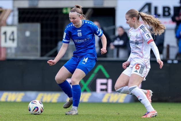from left Bente Bode SV Meppen, 14 and Marie Gmeineder FC Bayern München II, 6 in a duel, dynamic, action, action, game scene, THE DFB REGULATIONS PROHIBIT ANY USE OF PHOTOGRAPHS AS IMAGE SEQUENCES AND OR QUASI VIDEO , 07 12 2025, Meppen Germany , Football, 2 Womens Bundesliga, SV Meppen FC Bayern München II xobx