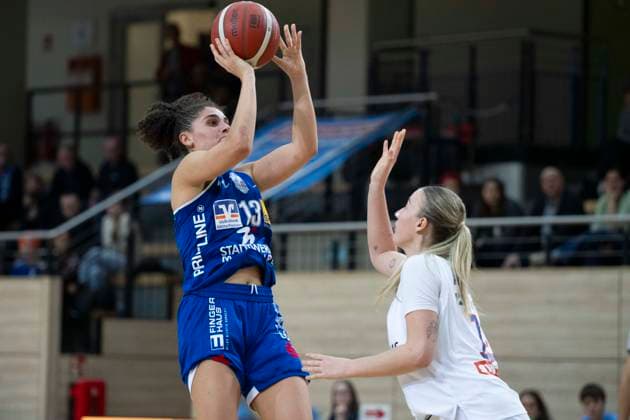 Toyota DBBL 2025 2026 Syntainics MBC vs BC Marburg Halle Saale, Germany 07 December 2025 In the picture from left Sara Guerreiro Marburg and Anna Alborova Halle Halle Saale swh Arena Sachsen Anhalt Germany