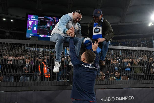 CALCIO - Serie A - SS Lazio vs Bologna FC Bologna s Ciro Immobile he says goodbye to his old Lazio fans during the Italian Football Championship League A 2025 2026 match between SS Lazio vs Bologna FC at the Olimpic Stadium in Rome on 07 December 2025. Rome Italy  Copyright: xIPAxSport ABACAx